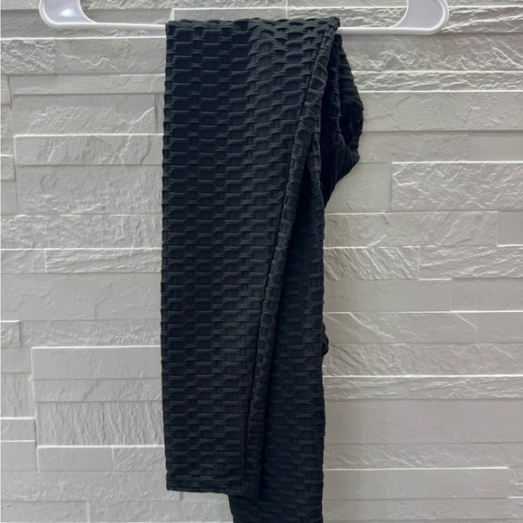 Black Ruched Garment - Picture 2 of 3